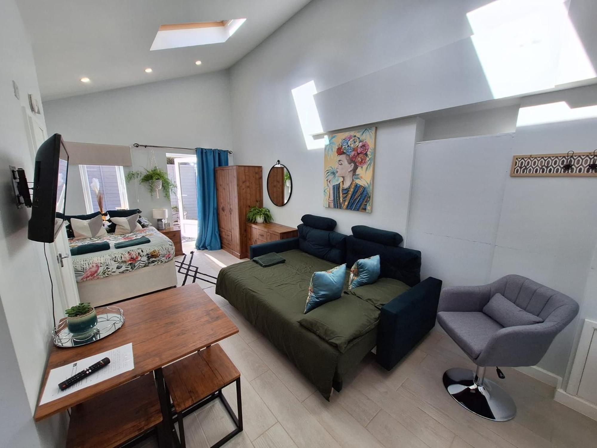 New, Stylish Studio Flat With Private Patio And Free On-Street Parking Check Out At 11Am Bournemouth Exterior foto